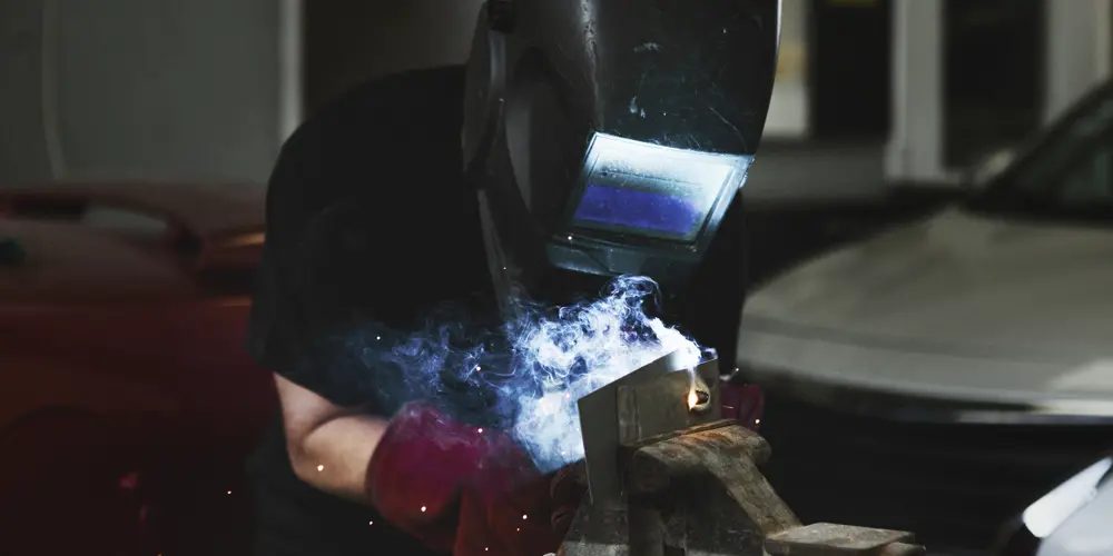 Woman Welding Metal 2025 02 10 01 27 34 Utc